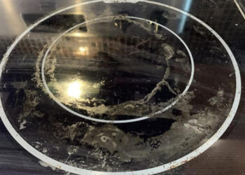 Top 5 cách vệ sinh mặt bếp từ bị cháy tại nhà dễ làm